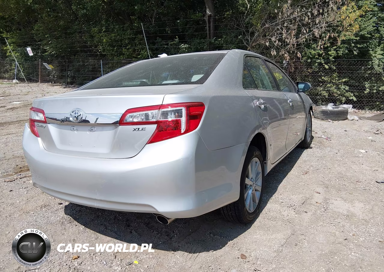 2014 Toyota Camry Xle VIN:4T4BF1FK0ER339851 - 4