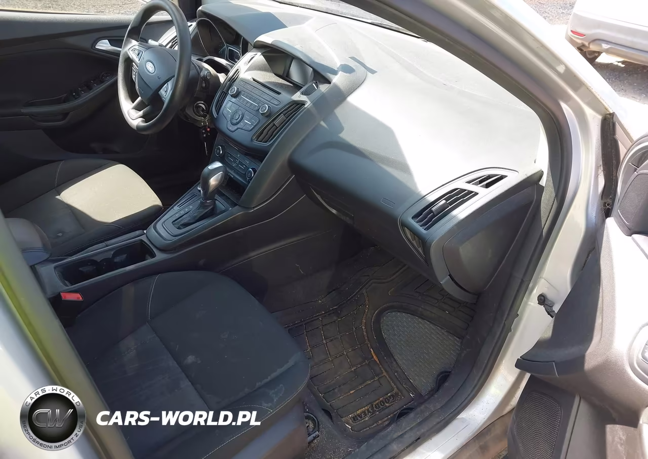 2015 Ford Focus Se VIN:1FADP3K24FL223250 - 5