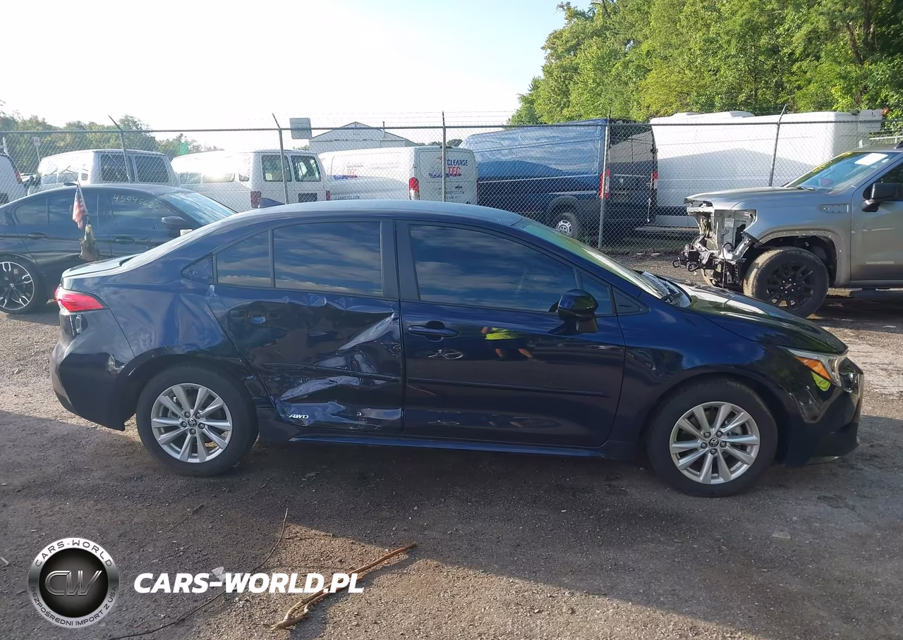 2025 Toyota Corolla Hybrid Le VIN:JTDBDMHE4S3023030 - 13
