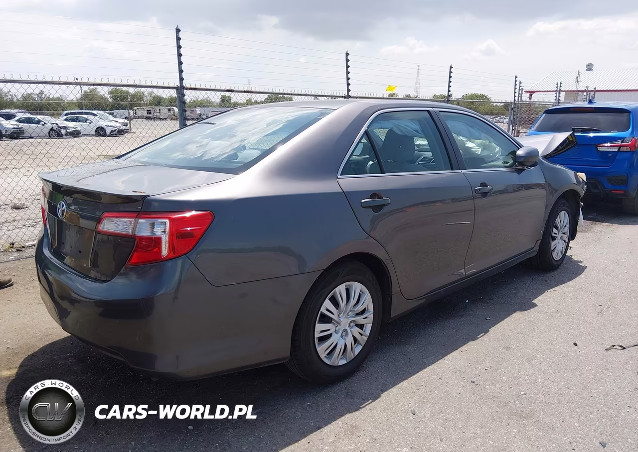 2014 Toyota Camry L VIN:4T1BF1FK7EU800750 - 4