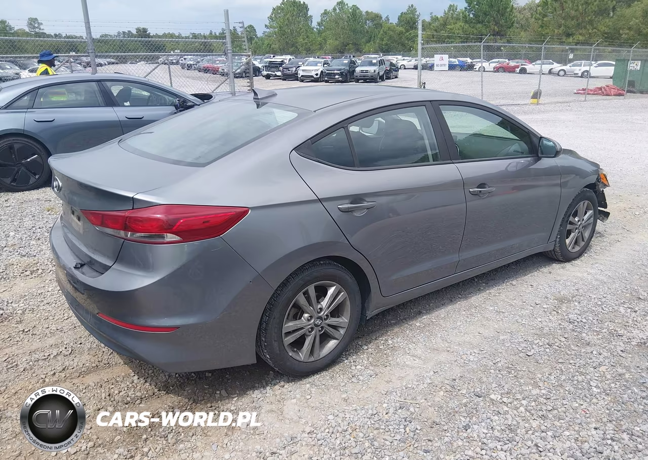2018 Hyundai Elantra Value Edition VIN:5NPD84LF3JH273889 - 4