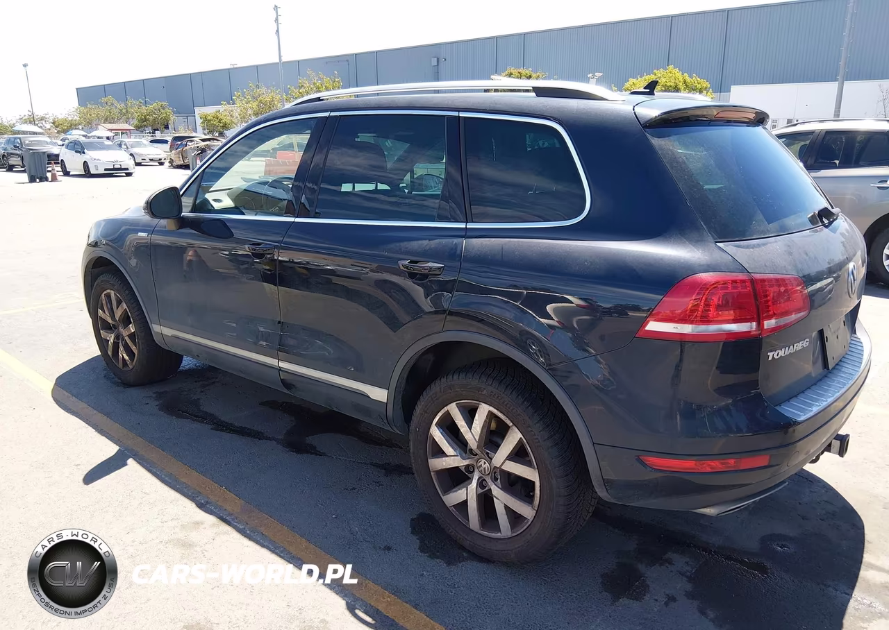 2014 Volkswagen Touareg X VIN:WVGEP9BPXED014886 - 3