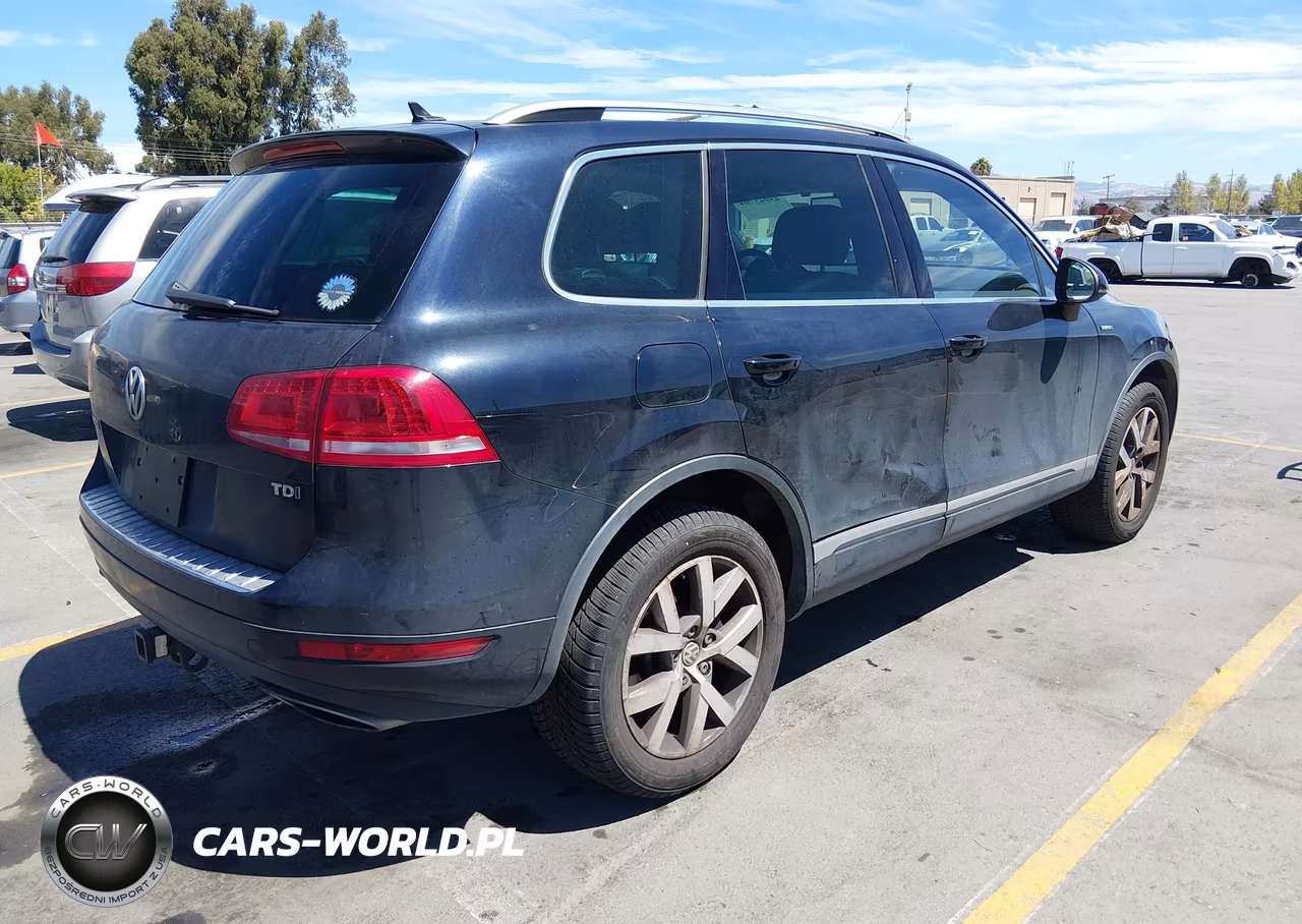 2014 Volkswagen Touareg X VIN:WVGEP9BPXED014886 - 4