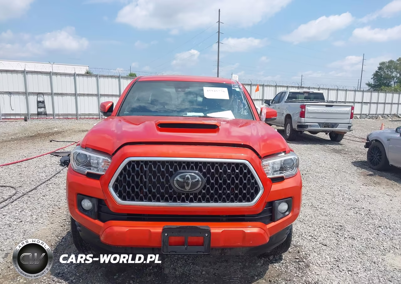 2018 Toyota Tacoma Trd Sport VIN:3TMAZ5CN1JM054551 - 12
