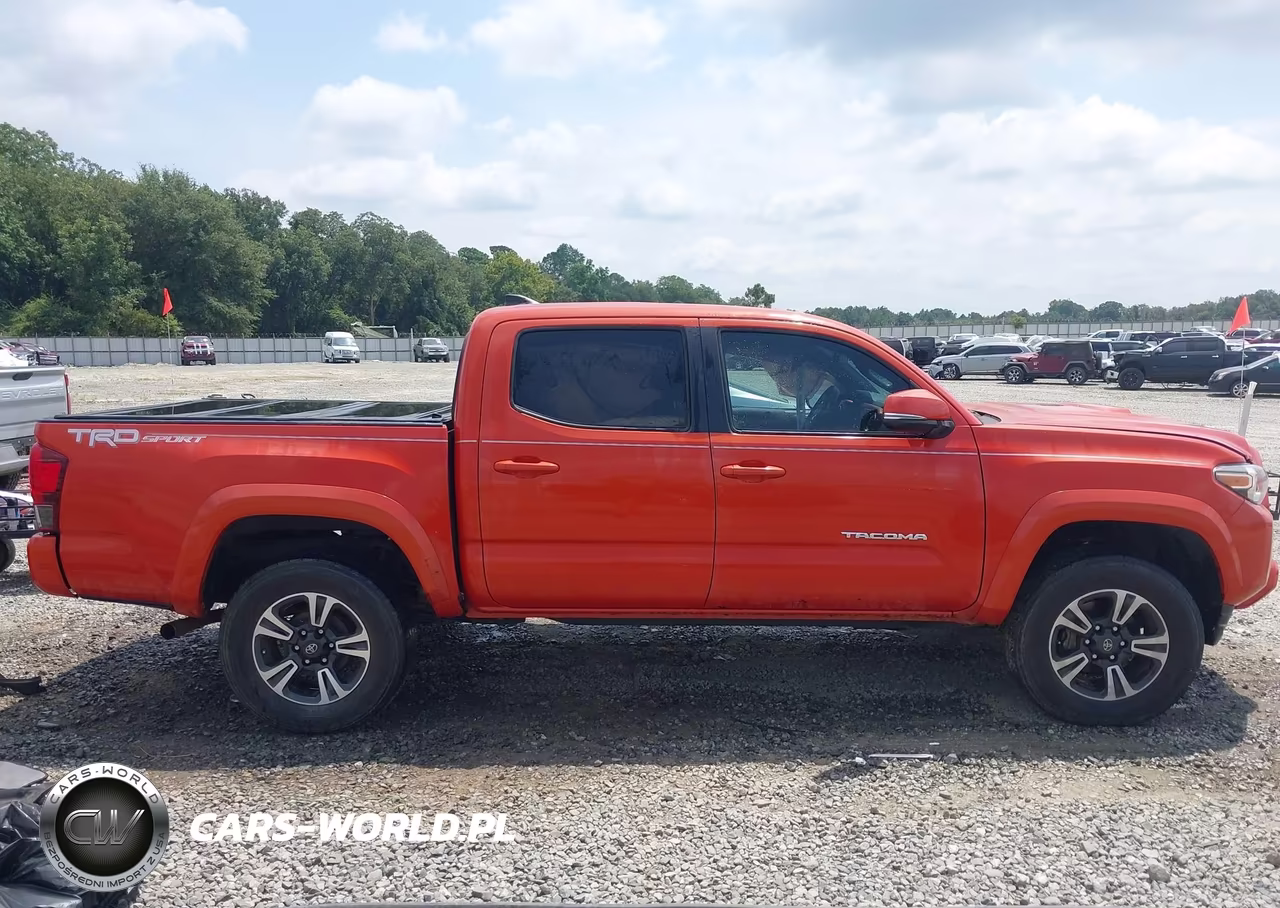 2018 Toyota Tacoma Trd Sport VIN:3TMAZ5CN1JM054551 - 13