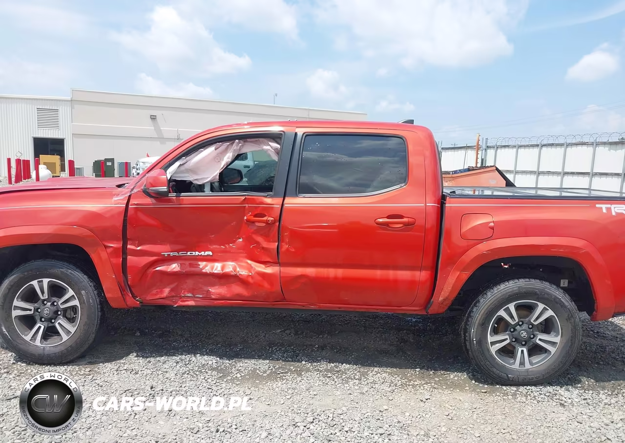 2018 Toyota Tacoma Trd Sport VIN:3TMAZ5CN1JM054551 - 14