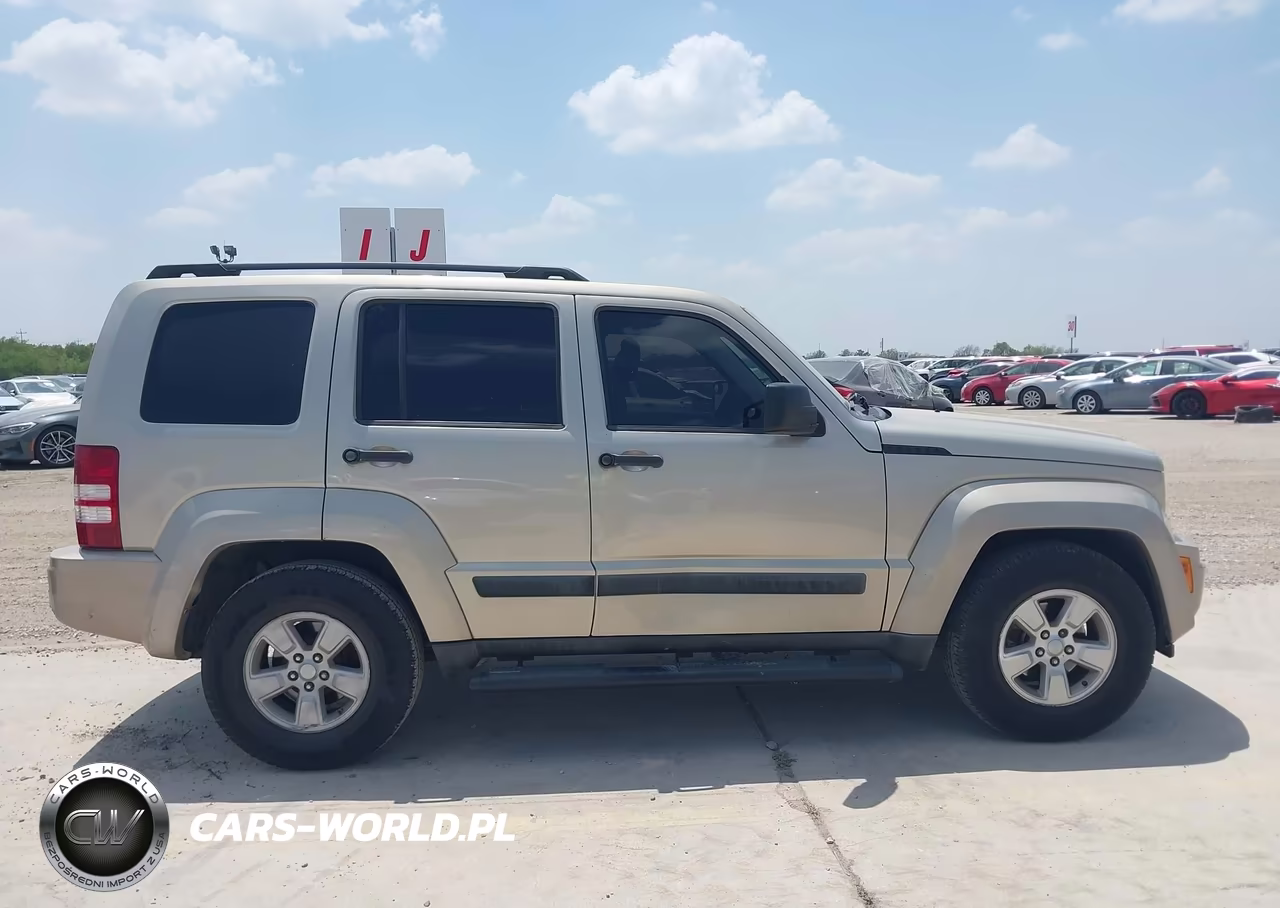 2010 Jeep Liberty Sport VIN:1J4PN2GK8AW136498 - 13