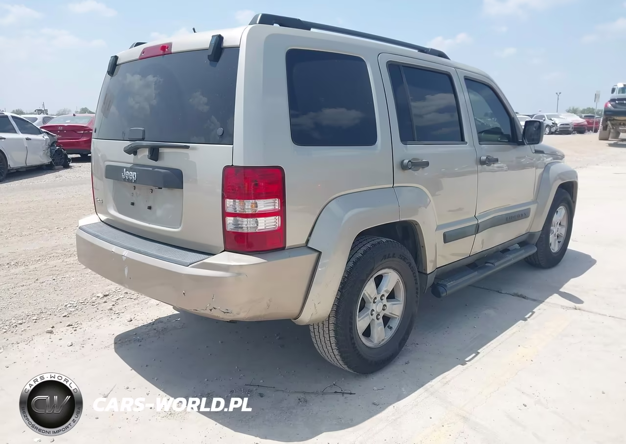 2010 Jeep Liberty Sport VIN:1J4PN2GK8AW136498 - 4