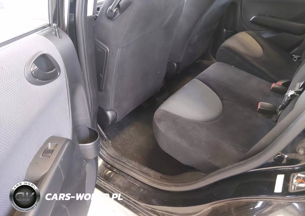 2007 Honda Fit VIN:JHMGD38457S062650 - 8