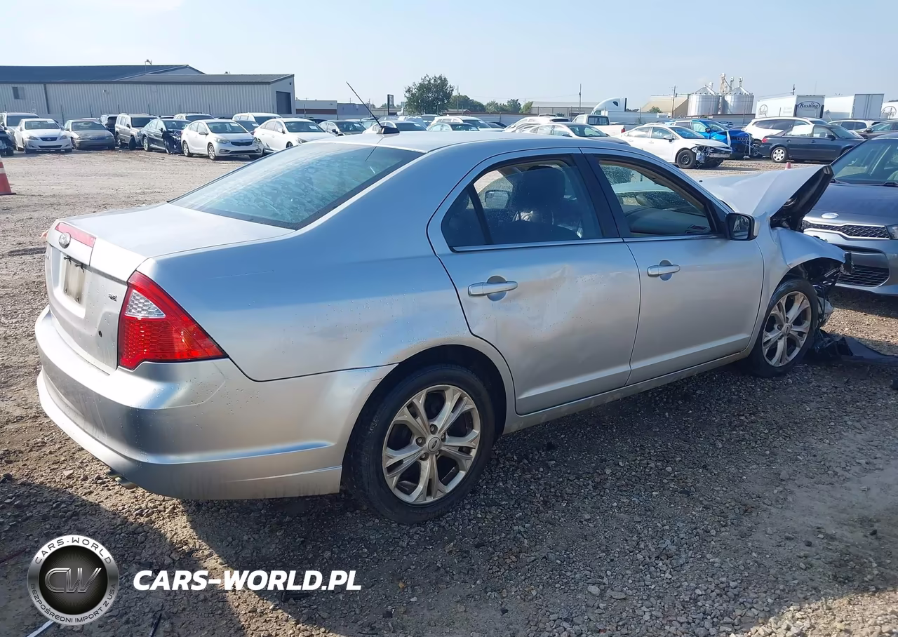 2012 Ford Fusion Se VIN:3FAHP0HA6CR345880 - 4