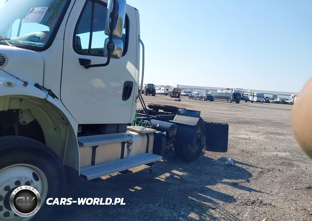 2019 Freightliner M2 106 VIN:1FUBCYD25KHLL0157 - 2