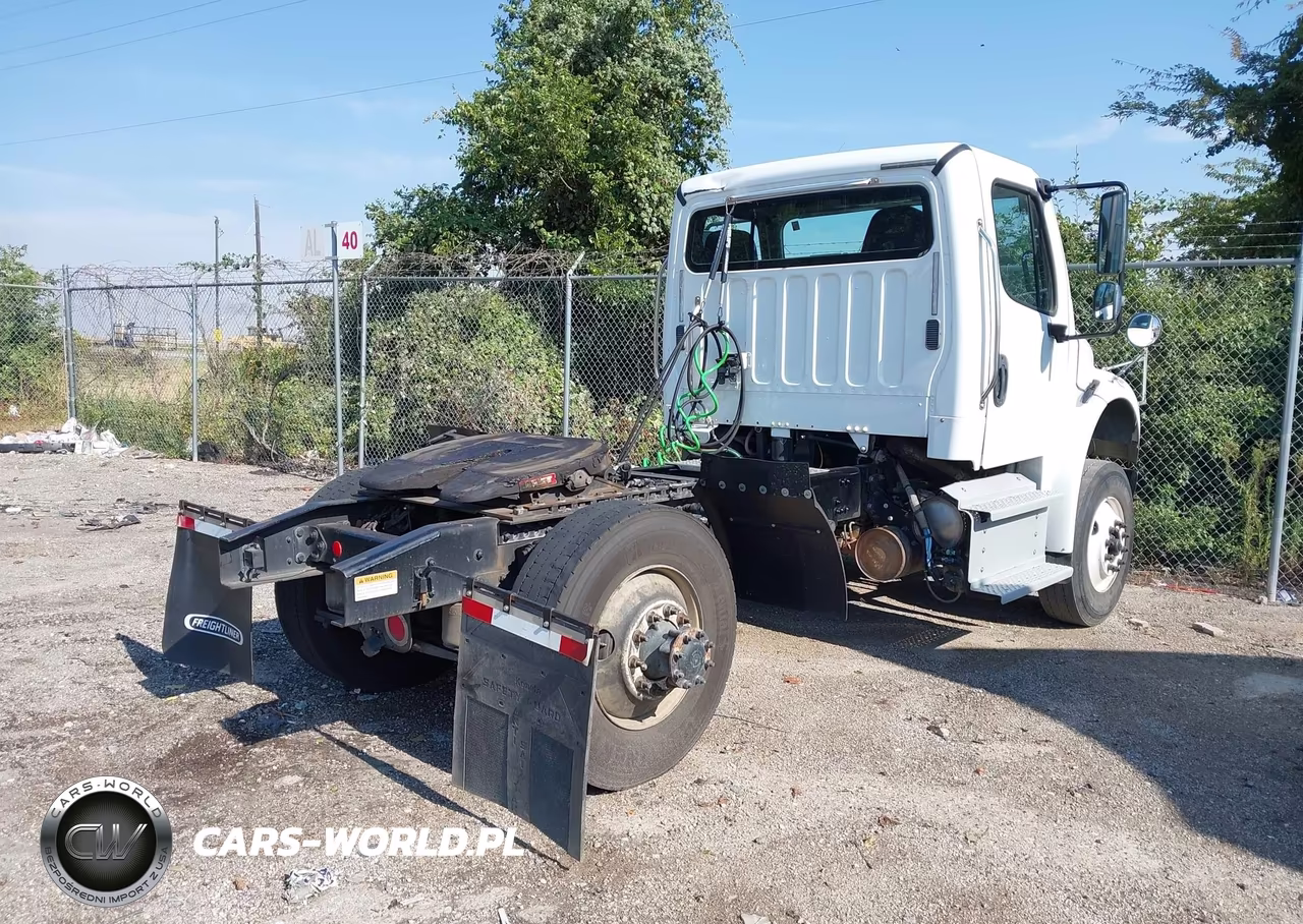 2019 Freightliner M2 106 VIN:1FUBCYD25KHLL0157 - 4