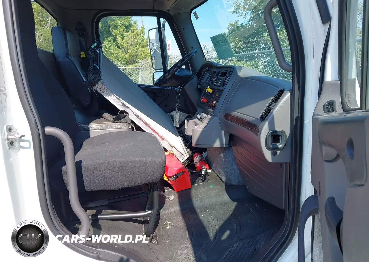 2019 Freightliner M2 106 VIN:1FUBCYD25KHLL0157 - 6