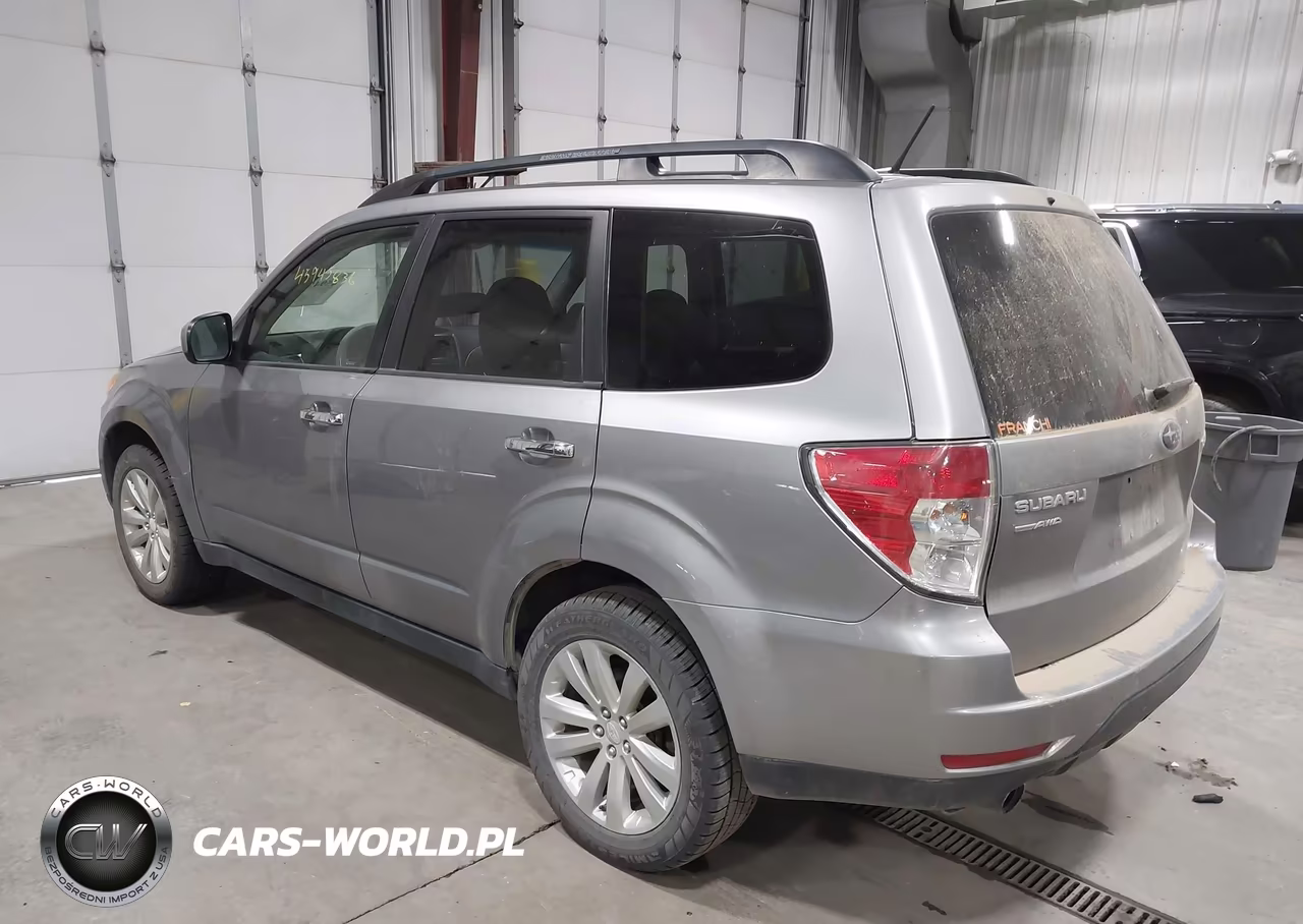 2011 Subaru Forester 2.5X Limited VIN:JF2SHBEC5BH747180 - 3