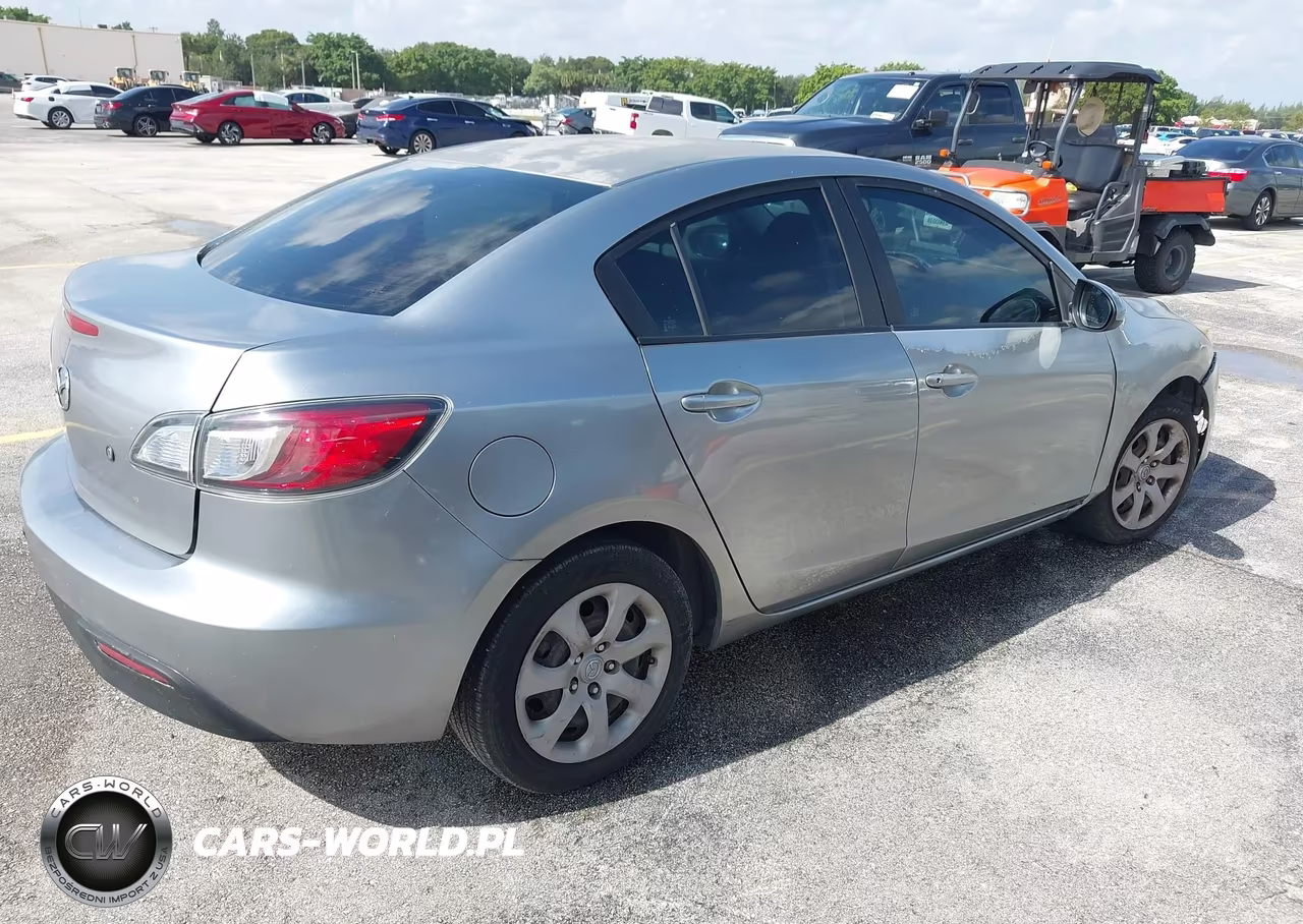 2011 Mazda Mazda3 I Sport VIN:JM1BL1UF0B1436980 - 4