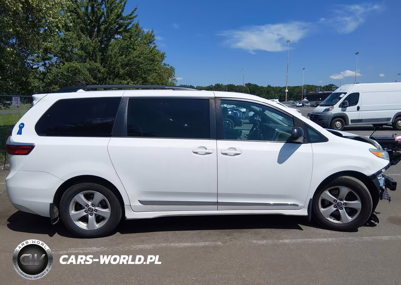 2019 Toyota Sienna Le 8 Passenger VIN:5TDKZ3DC0KS986599 - 13