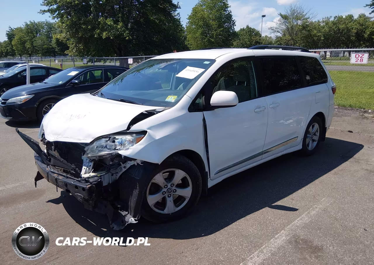 2019 Toyota Sienna Le 8 Passenger VIN:5TDKZ3DC0KS986599 - 2