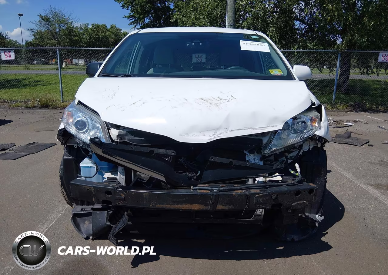 2019 Toyota Sienna Le 8 Passenger VIN:5TDKZ3DC0KS986599 - 6