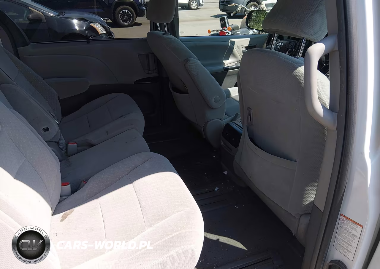 2019 Toyota Sienna Le 8 Passenger VIN:5TDKZ3DC0KS986599 - 8