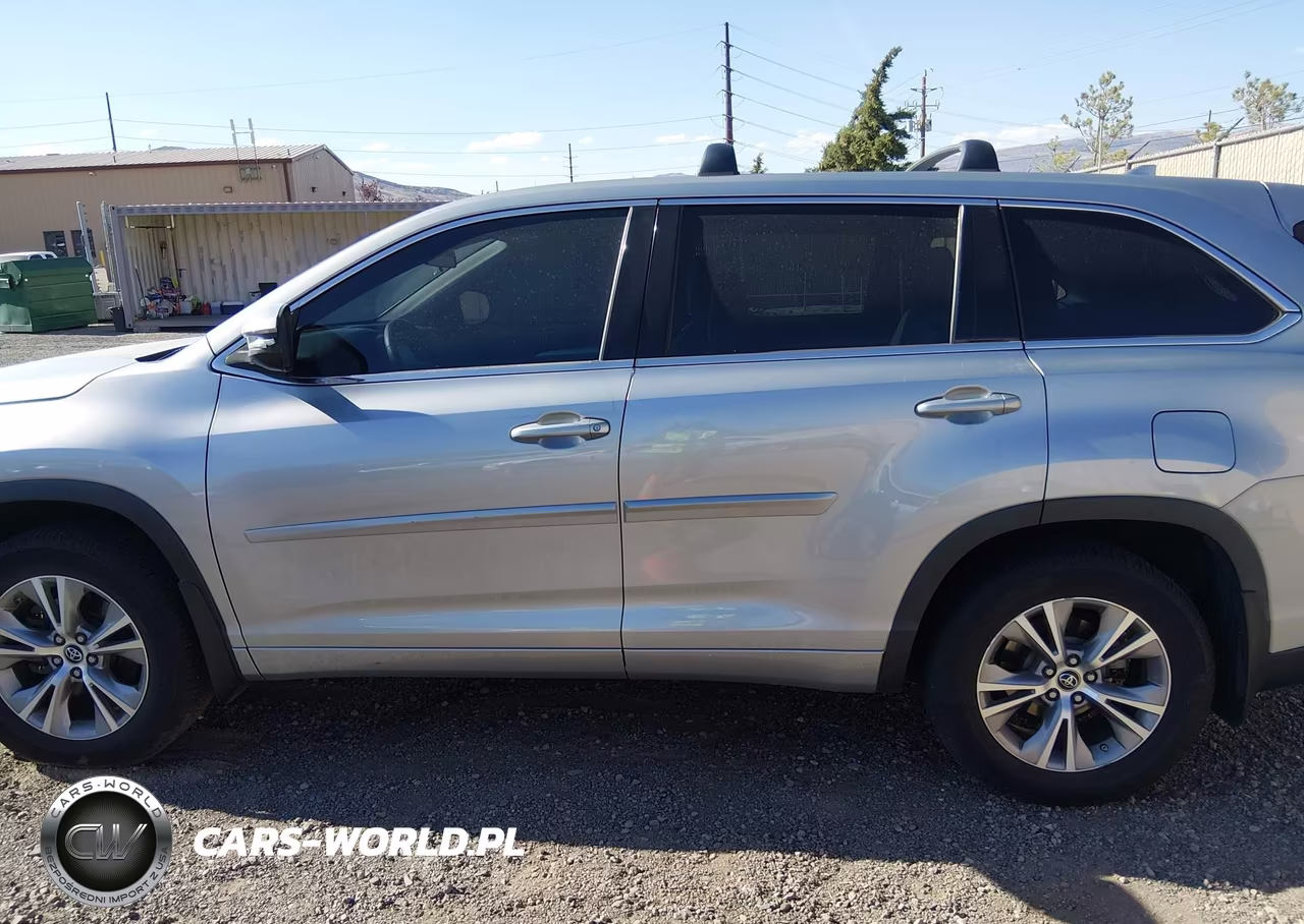 2016 Toyota Highlander Le Plus V6 VIN:5TDBKRFH4GS255813 - 15