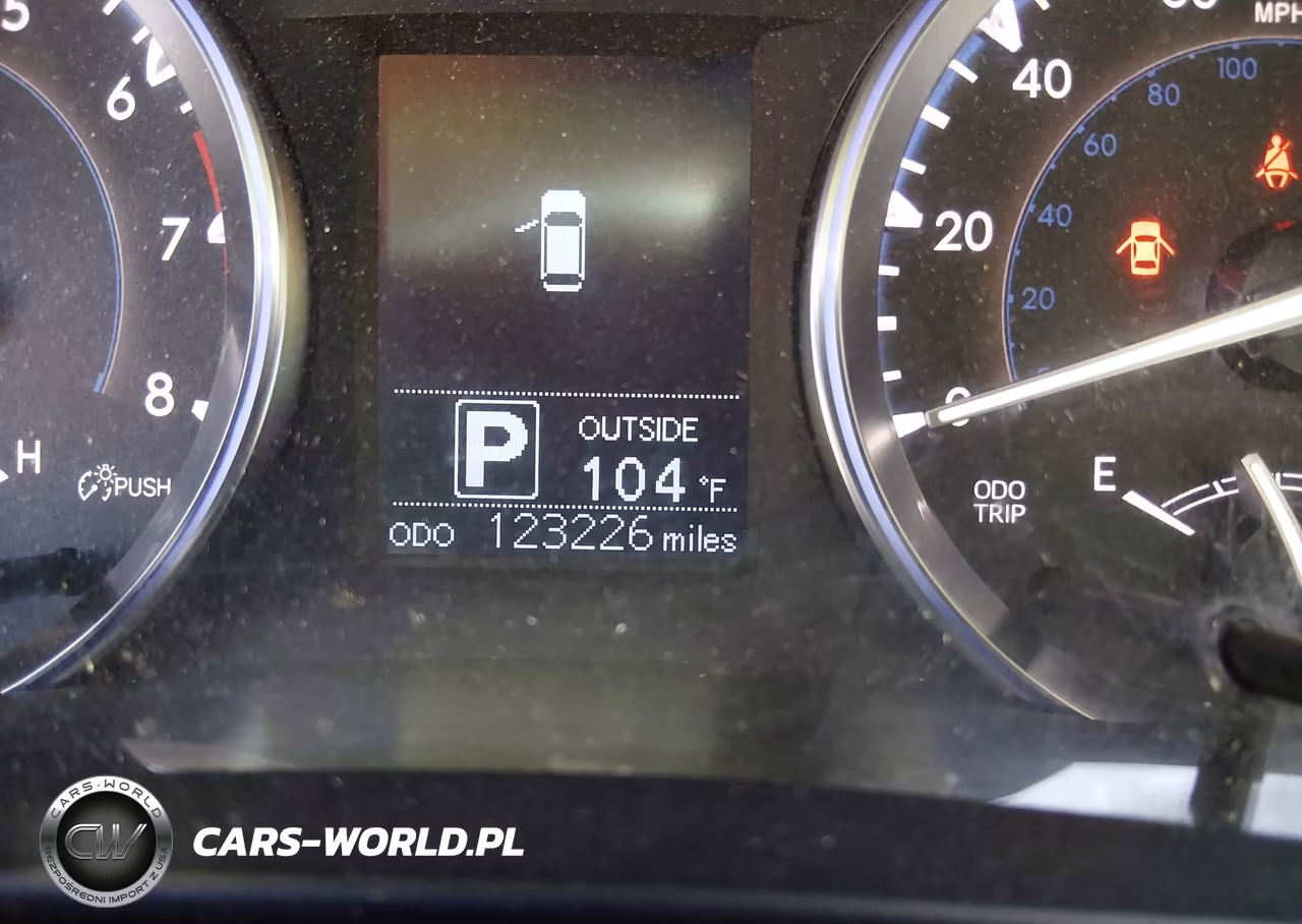 2016 Toyota Highlander Le Plus V6 VIN:5TDBKRFH4GS255813 - 16