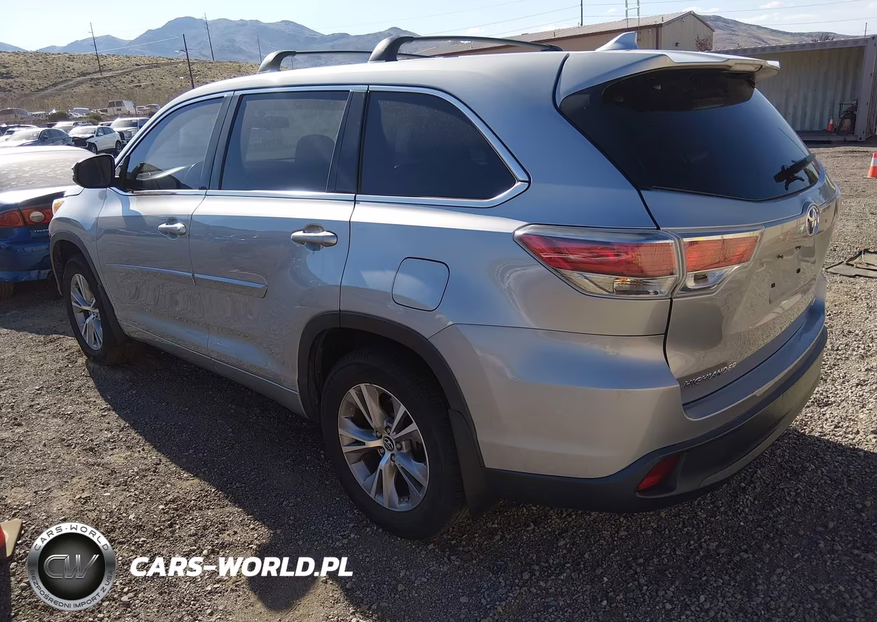 2016 Toyota Highlander Le Plus V6 VIN:5TDBKRFH4GS255813 - 3
