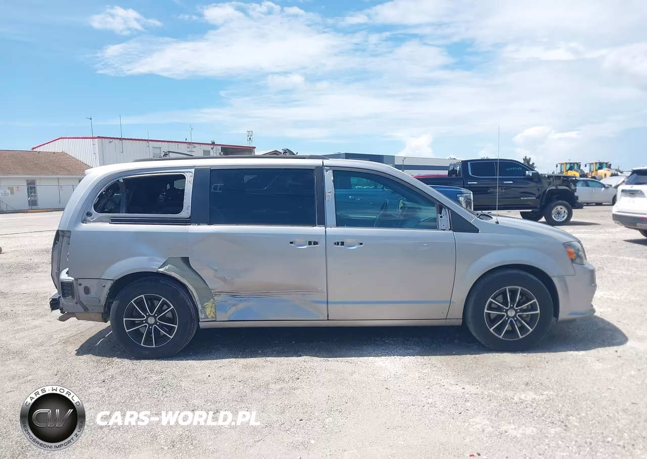 2019 Dodge Grand Caravan Gt VIN:2C4RDGEG8KR660614 - 14