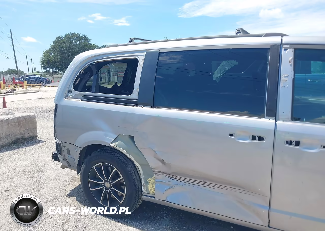 2019 Dodge Grand Caravan Gt VIN:2C4RDGEG8KR660614 - 19
