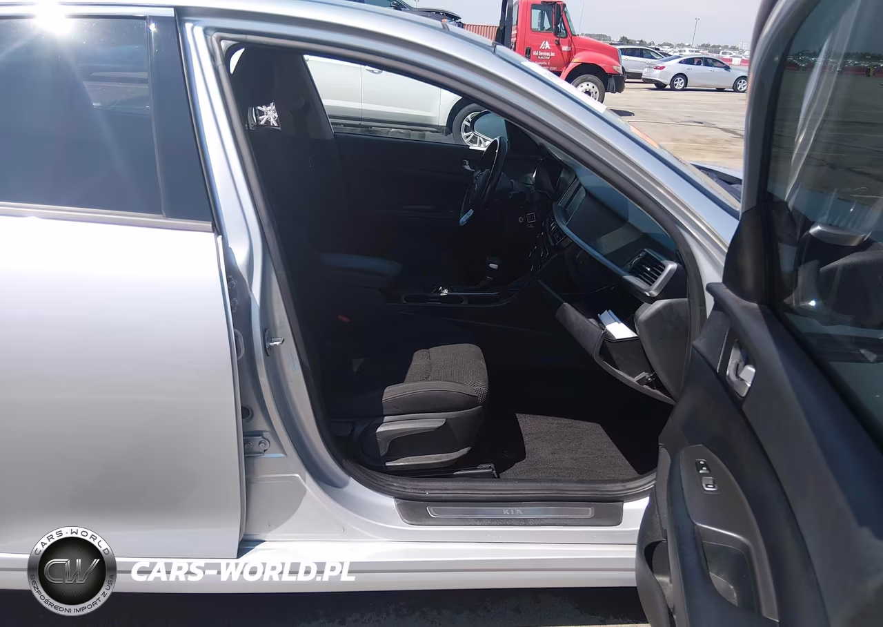 2019 Kia Optima Lx VIN:5XXGT4L34KG296113 - 5