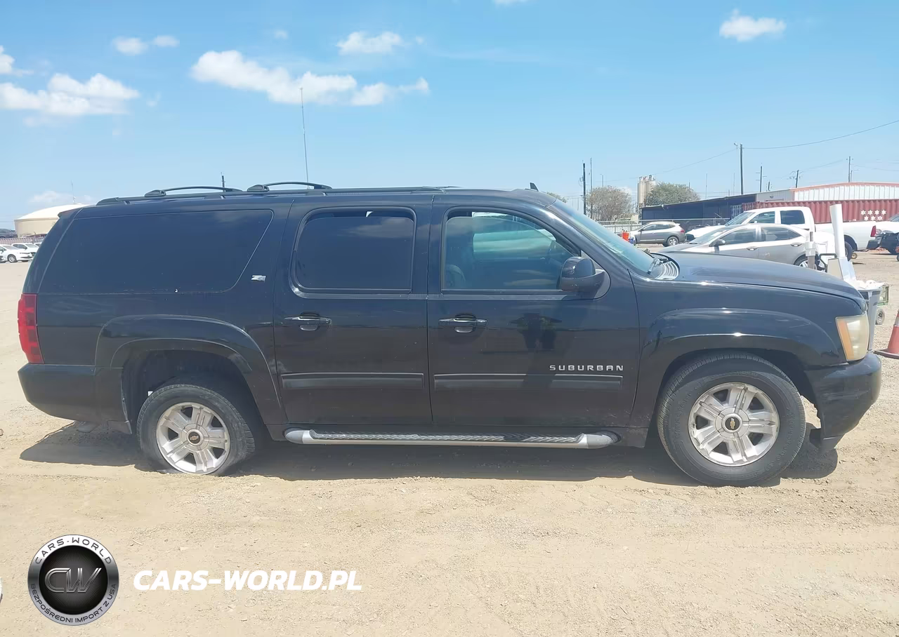 2011 Chevrolet Suburban Lt VIN:1GNSKJE31BR203089 - 13