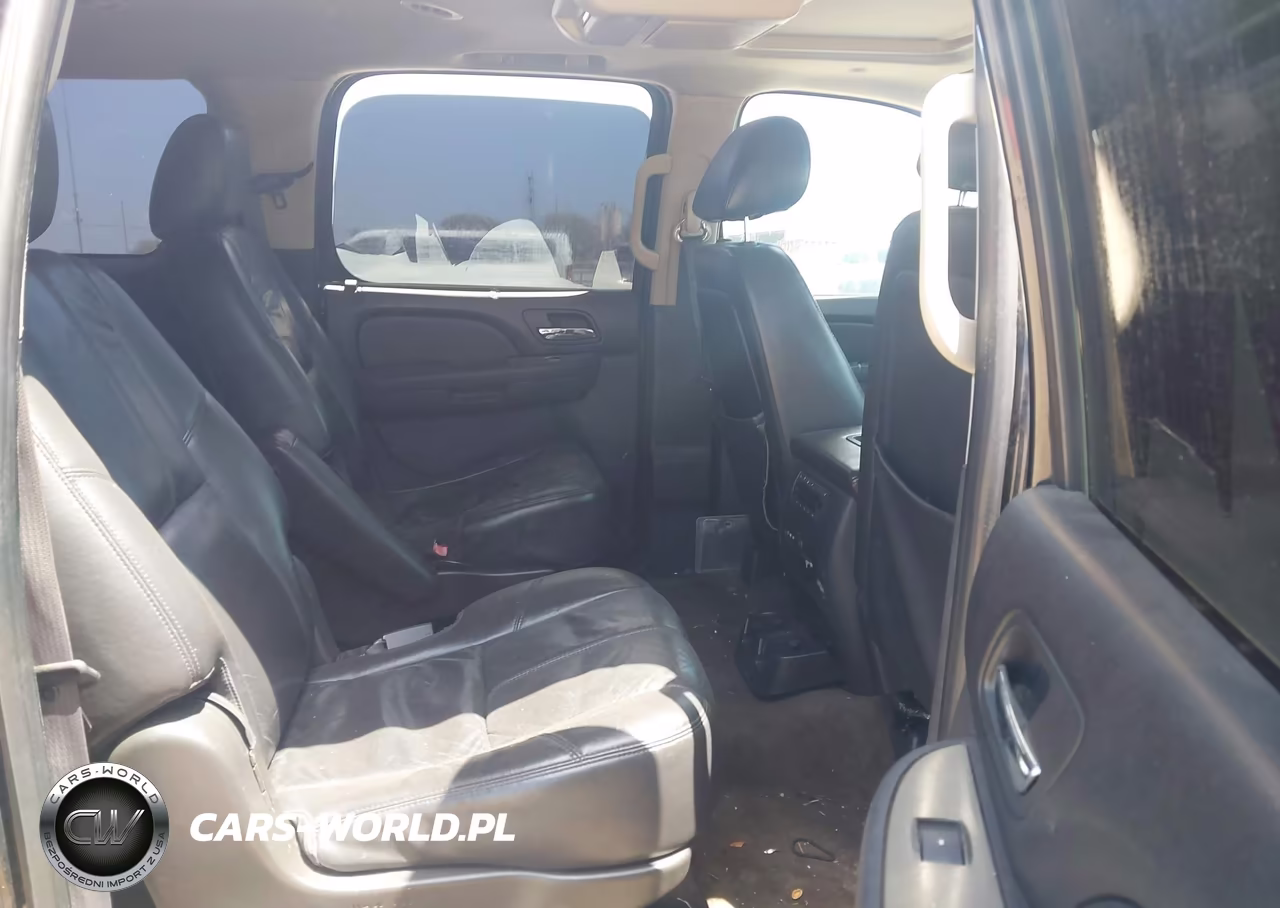 2011 Chevrolet Suburban Lt VIN:1GNSKJE31BR203089 - 8