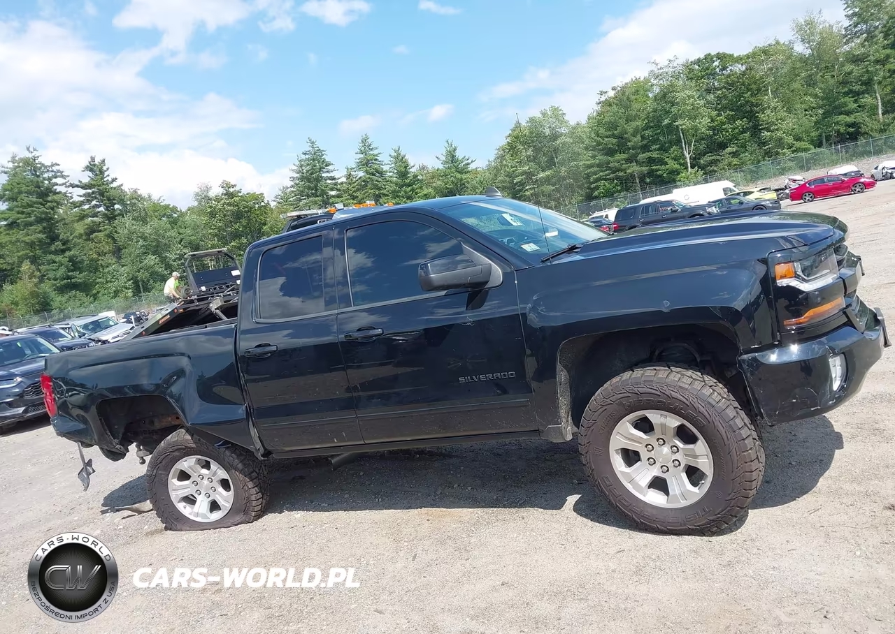 2018 Chevrolet Silverado 1500 2Lt VIN:1GCVKREC8JZ351534 - 13