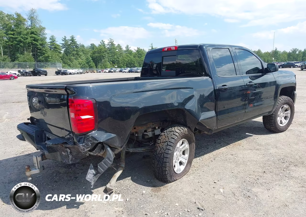 2018 Chevrolet Silverado 1500 2Lt VIN:1GCVKREC8JZ351534 - 4