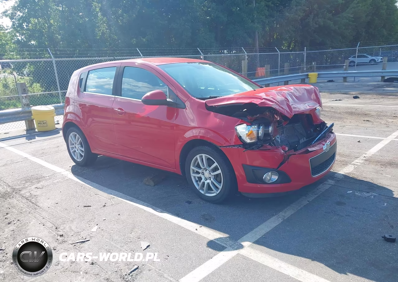 2013 Chevrolet Sonic Lt Auto – zdjęcie 1 z 15