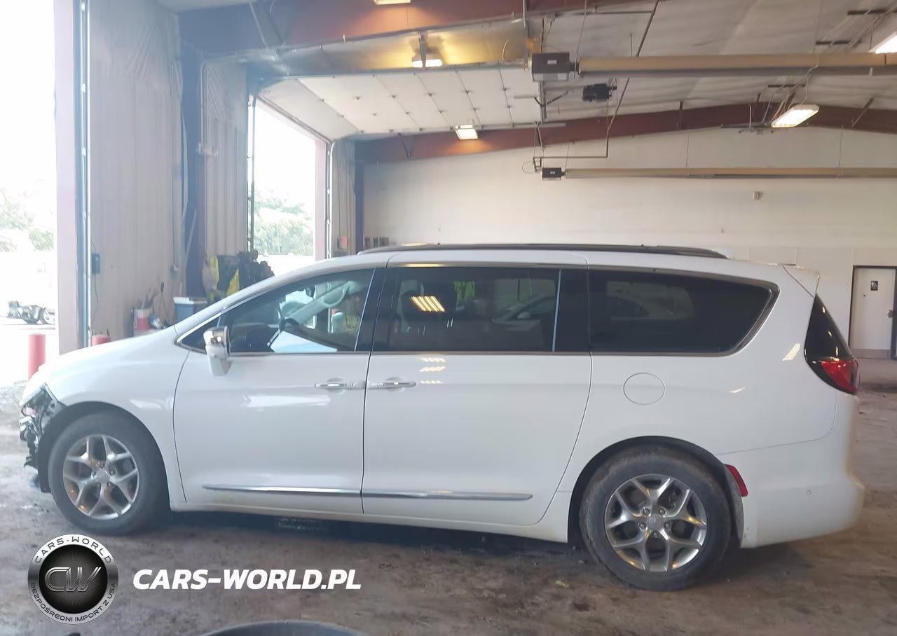 2019 Chrysler Pacifica Limited VIN:2C4RC1GG8KR686336 - 14
