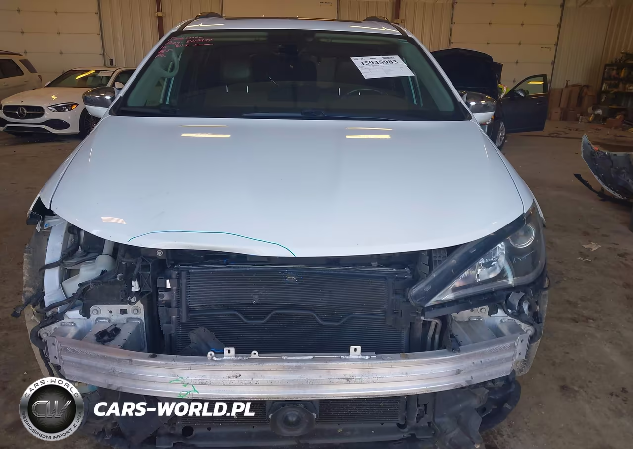 2019 Chrysler Pacifica Limited VIN:2C4RC1GG8KR686336 - 6