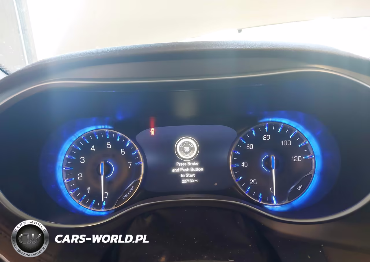2019 Chrysler Pacifica Limited VIN:2C4RC1GG8KR686336 - 7