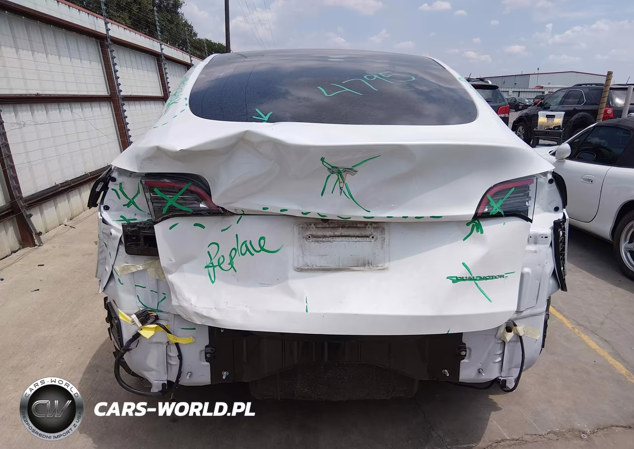 2022 Tesla Model Y Long Range Dual Motor All-Wheel Drive VIN:7SAYGDEE5NA014396 - 16