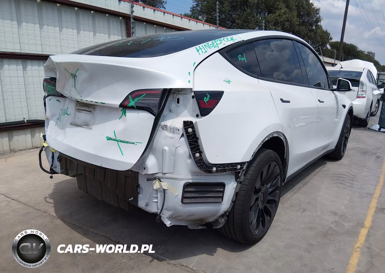 2022 Tesla Model Y Long Range Dual Motor All-Wheel Drive VIN:7SAYGDEE5NA014396 - 4