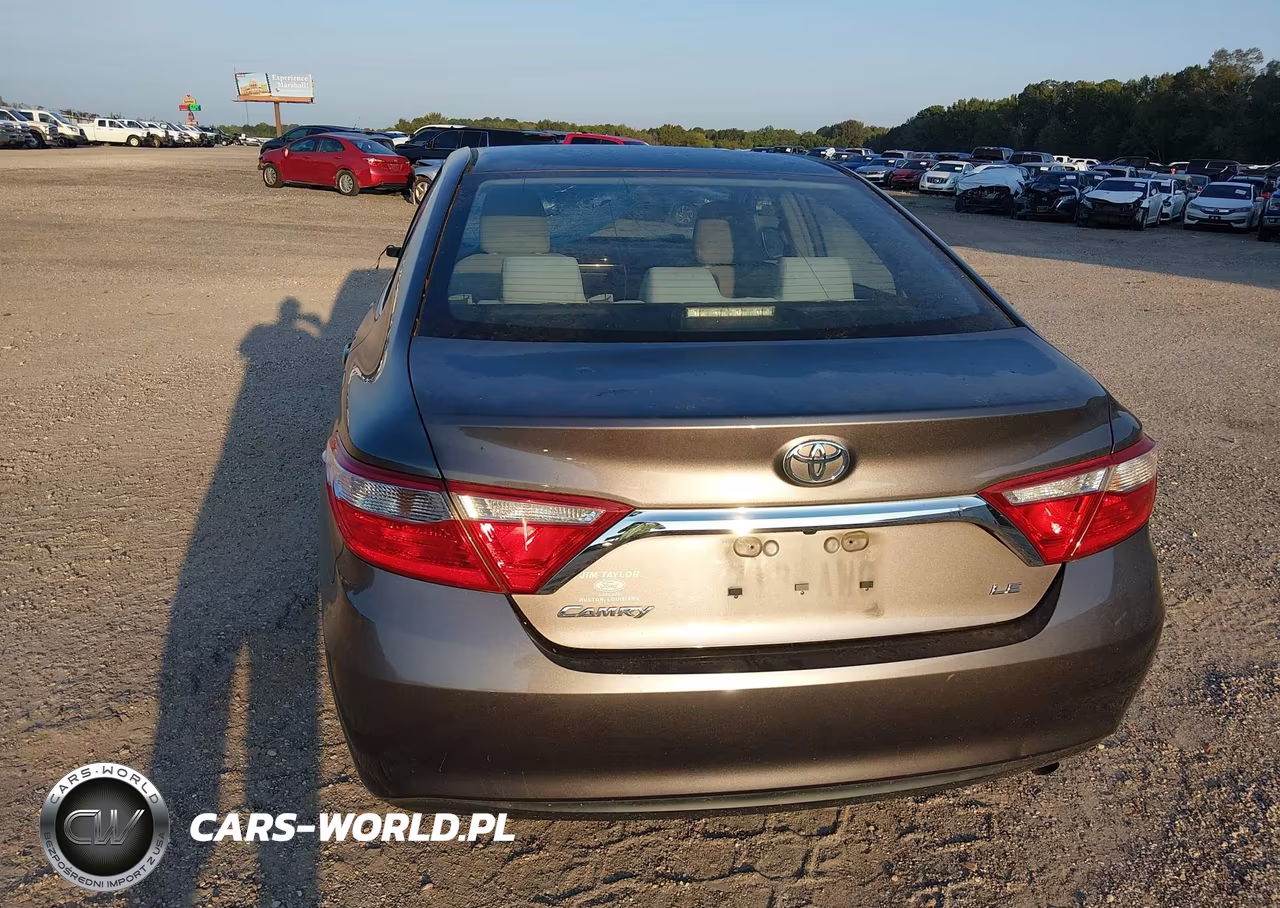 2015 Toyota Camry Le VIN:4T4BF1FK6FR496110 - 17