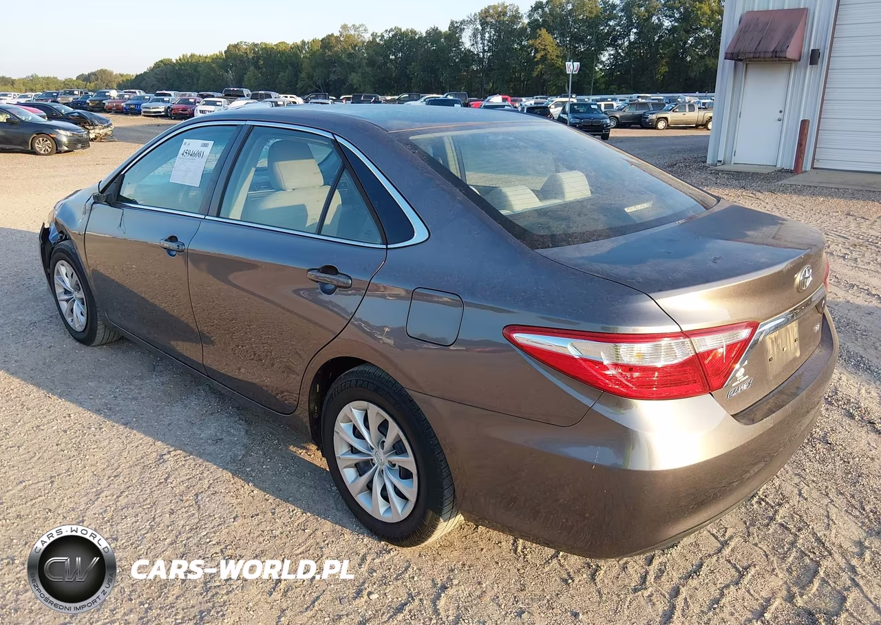 2015 Toyota Camry Le VIN:4T4BF1FK6FR496110 - 3