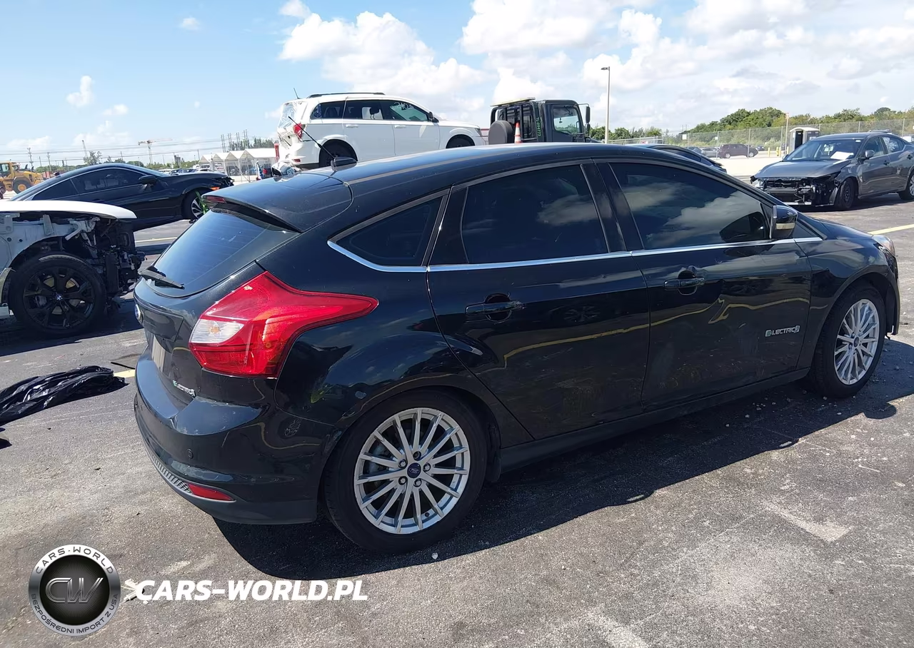 2013 Ford Focus Electric VIN:1FADP3R48DL305017 - 4