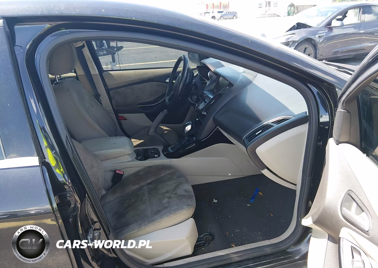 2013 Ford Focus Electric VIN:1FADP3R48DL305017 - 5