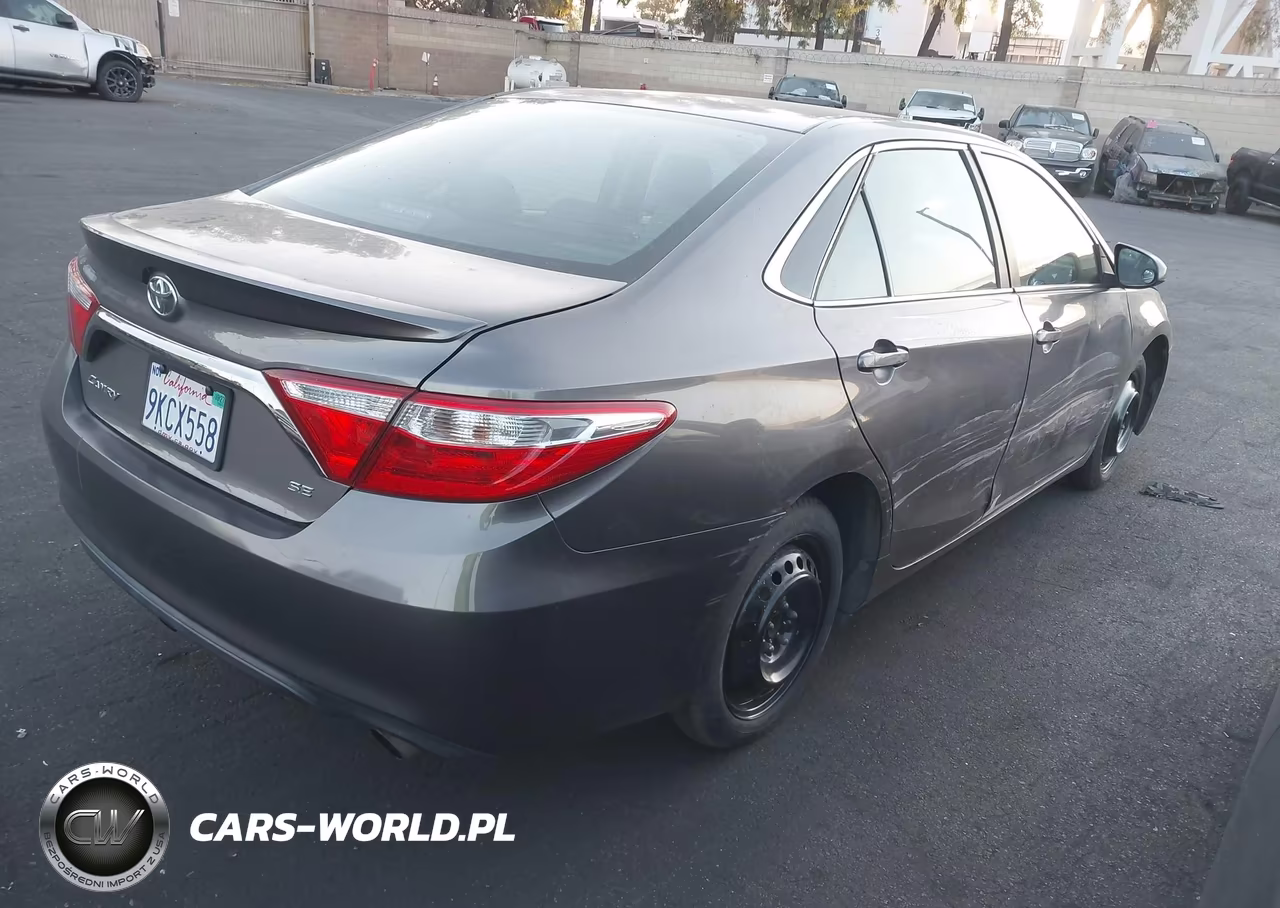 2017 Toyota Camry Se VIN:4T1BF1FK6HU311745 - 4