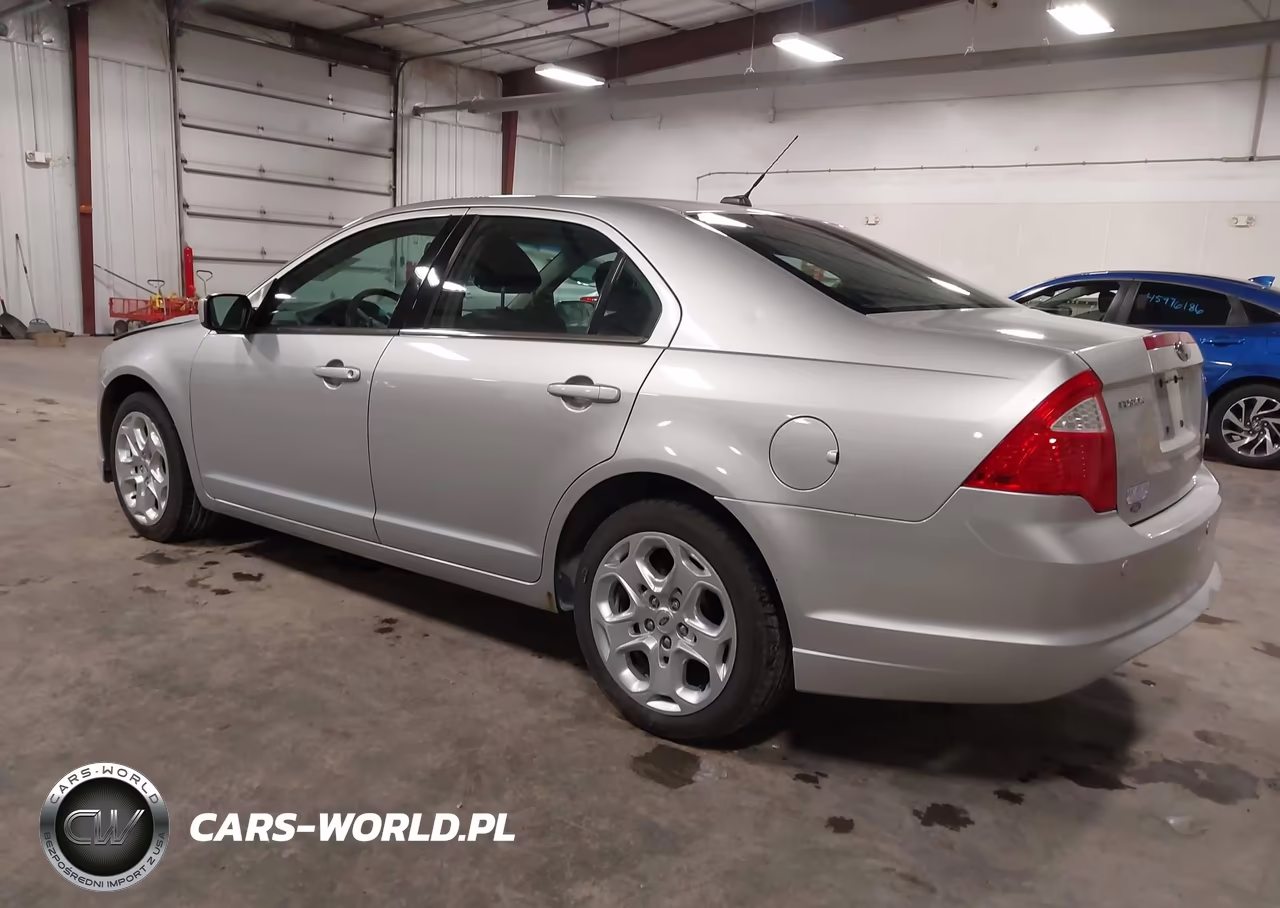 2010 Ford Fusion Se VIN:3FAHP0HA9AR105638 - 3