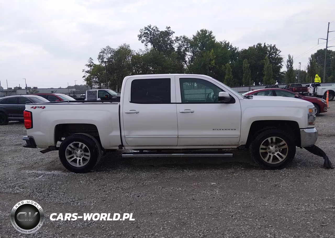 2018 Chevrolet Silverado 1500 1Lt VIN:3GCUKREC5JG176493 - 14