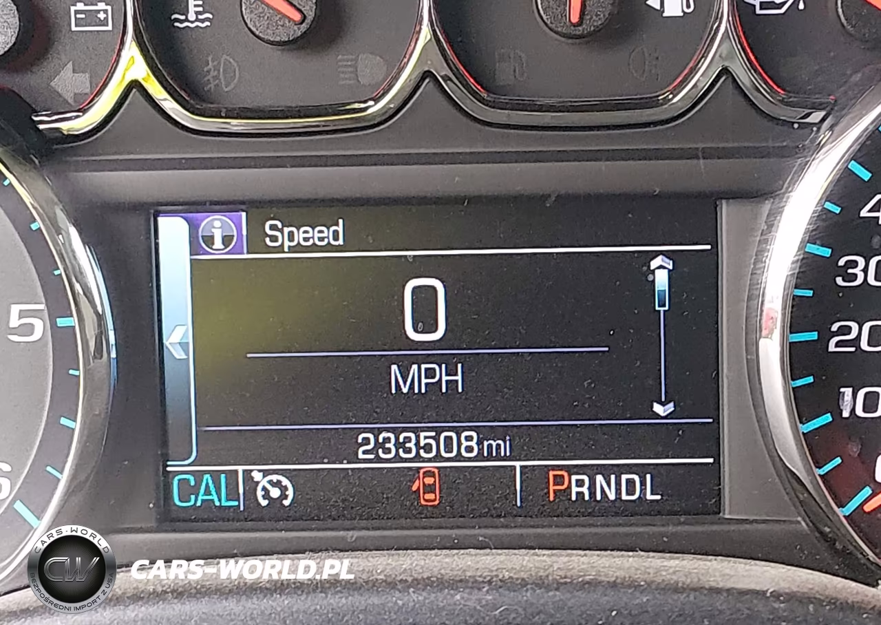 2018 Chevrolet Silverado 1500 1Lt VIN:3GCUKREC5JG176493 - 16
