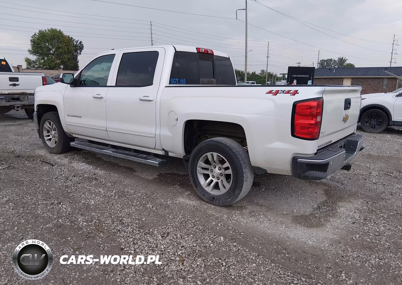 2018 Chevrolet Silverado 1500 1Lt VIN:3GCUKREC5JG176493 - 3
