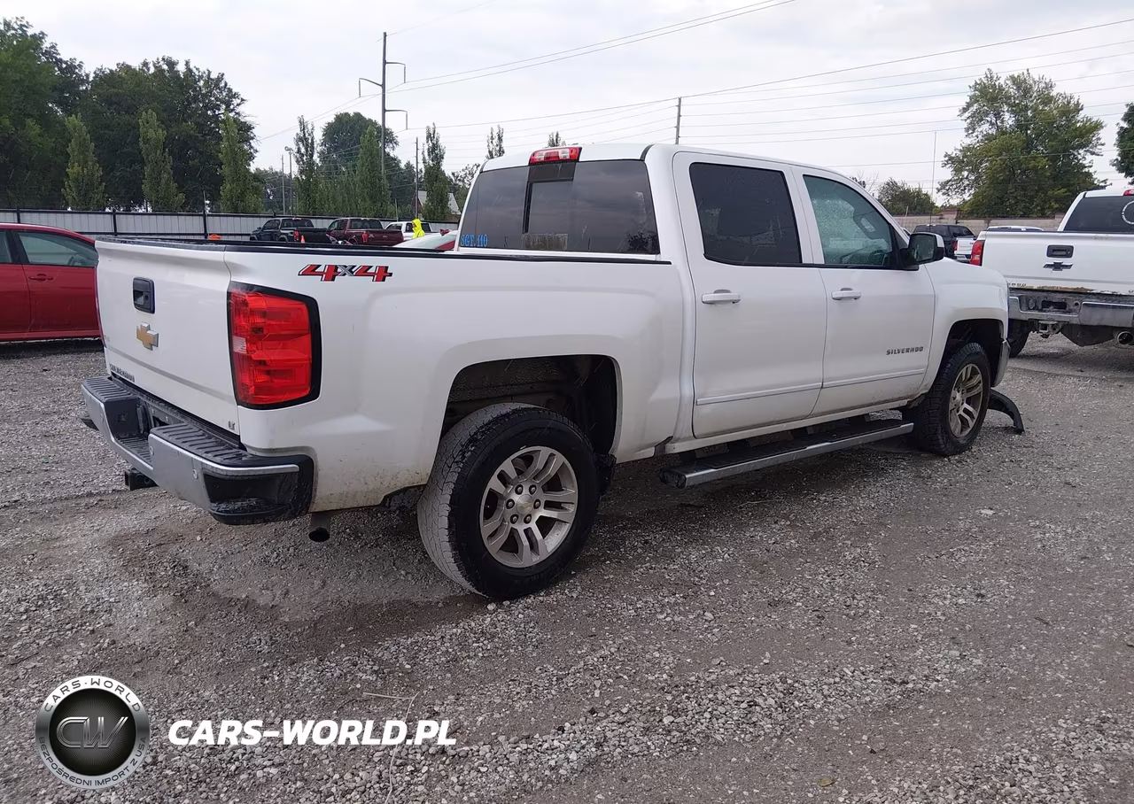 2018 Chevrolet Silverado 1500 1Lt VIN:3GCUKREC5JG176493 - 4