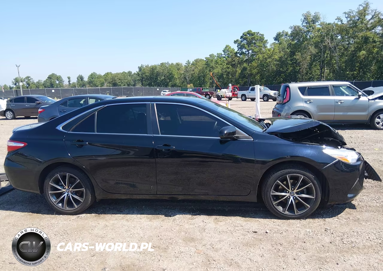 2016 Toyota Camry Le VIN:4T1BF1FK7GU154368 - 14